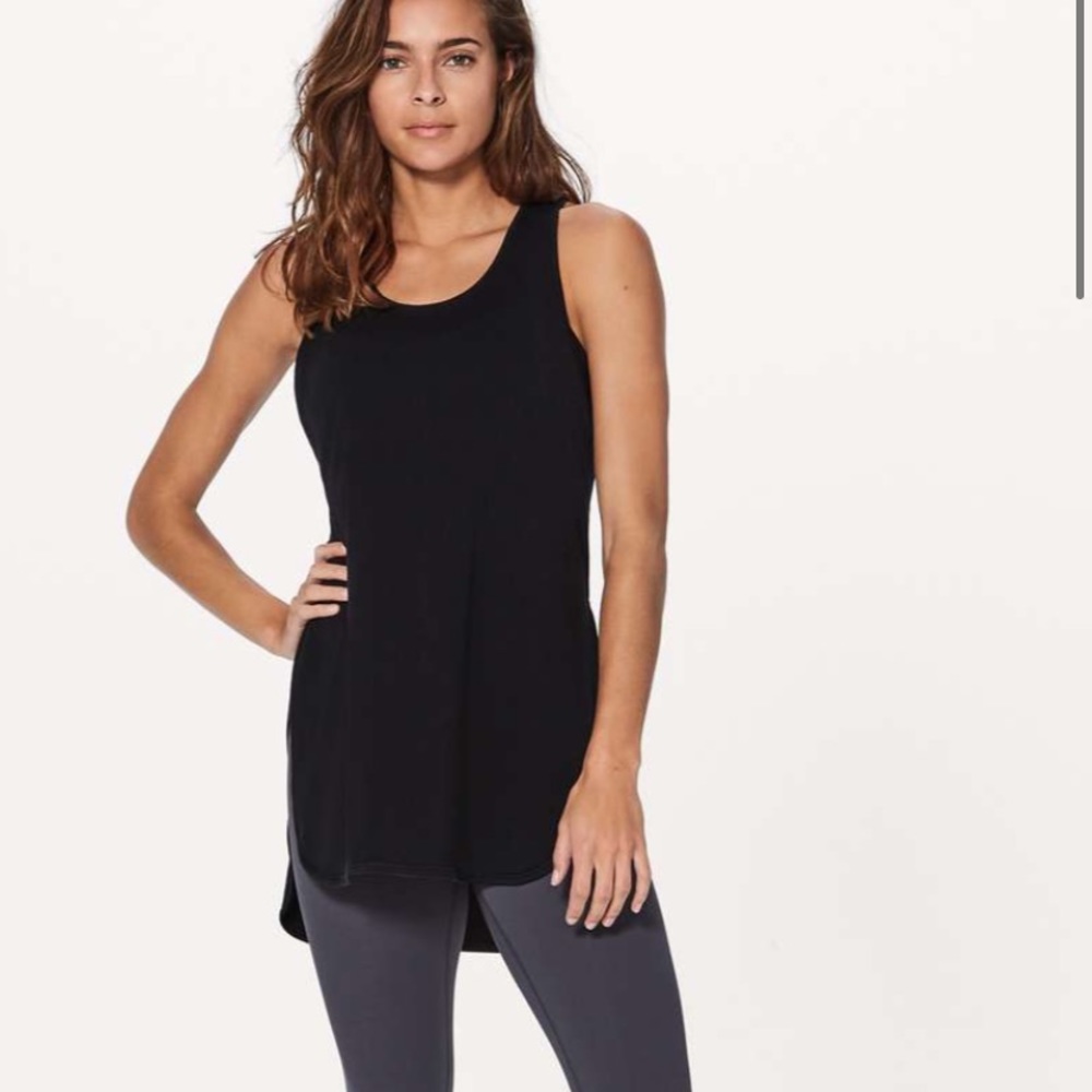 Women's Black Sleeveless Scoop Neck Tank Top